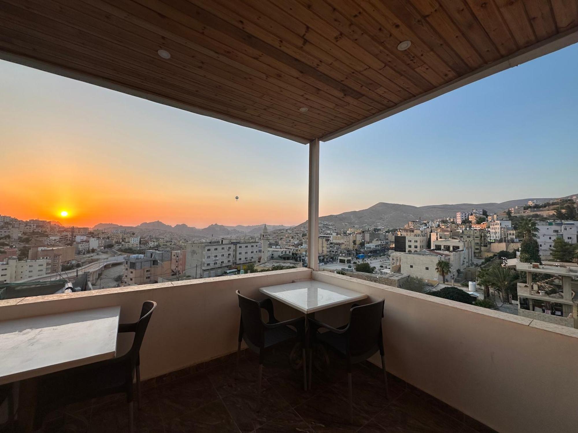 Petra Sky Hotel Wadi Musa Buitenkant foto